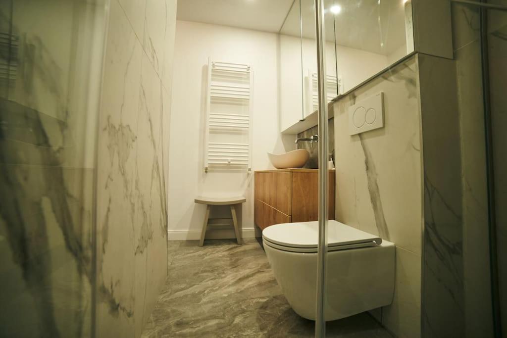 Ultracentral Two Rooms Apartment In Бухарест Екстер'єр фото